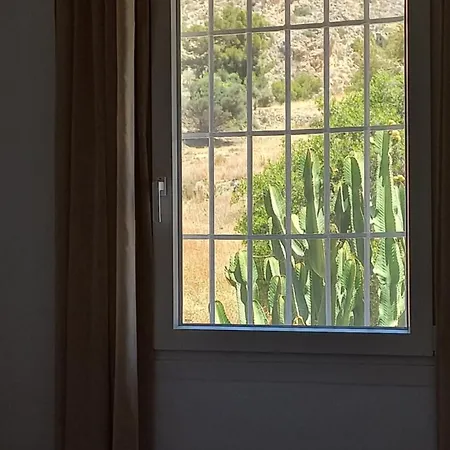 Casa Cuartel El Delfin * Almuñécar